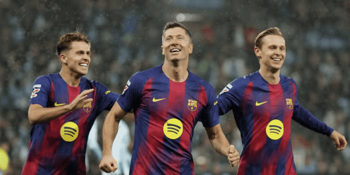 Lewandowski hat-trick news